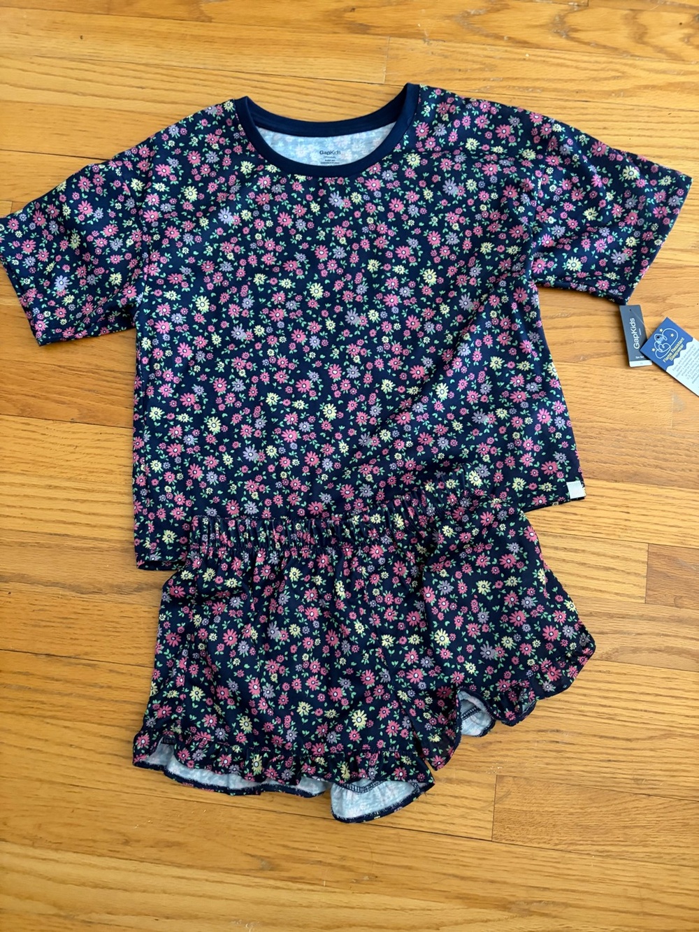 GAP size girls 10. Navy Floral Short Pajama Set with Pink and Green Flowers.